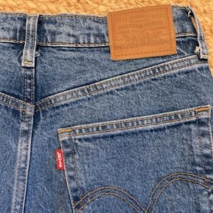 Levi’s Ribcage Straight Jeans